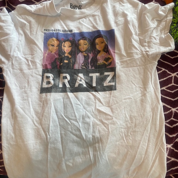 Women’s (Small) Bratz Dollz T Shirt, Graphic T, y2k Teen Shirt Thrifted - Picture 2 of 5